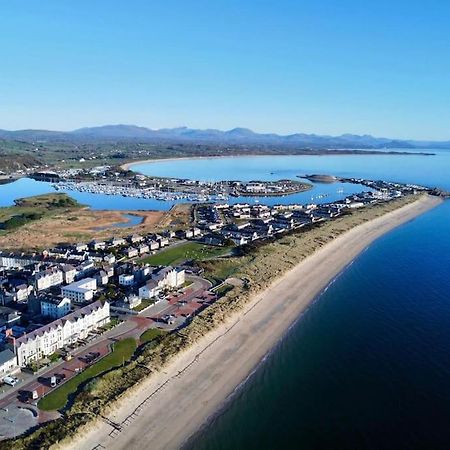 Beach Front Apartment Pwllheli Eksteriør billede