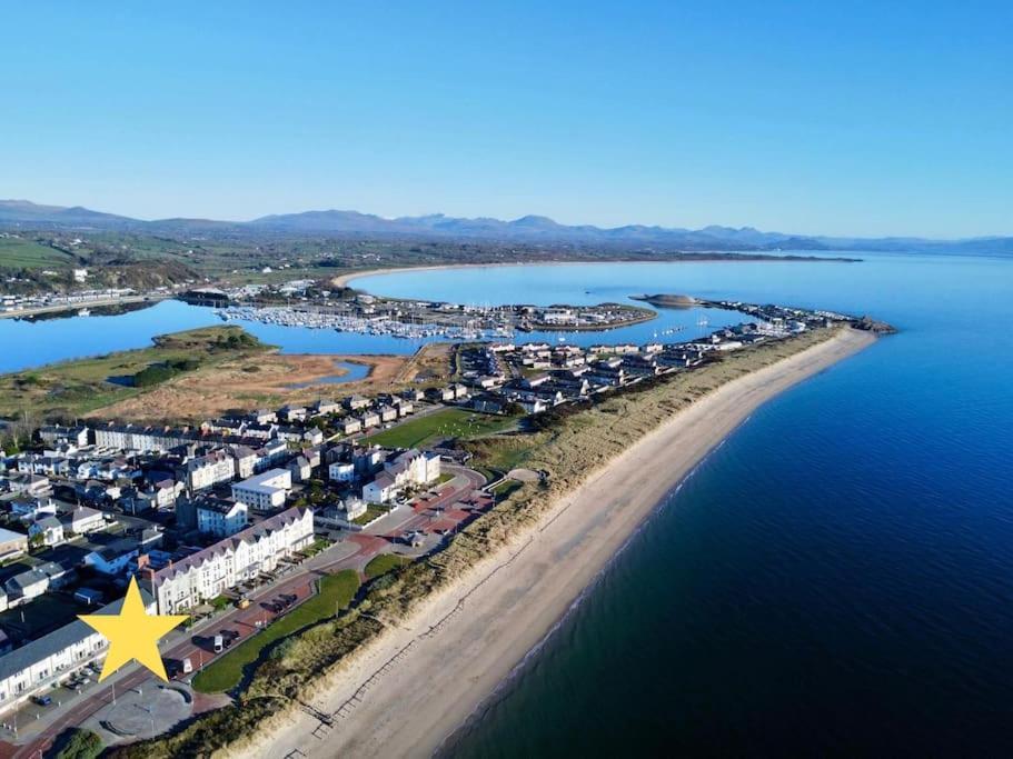 Beach Front Apartment Pwllheli Eksteriør billede
